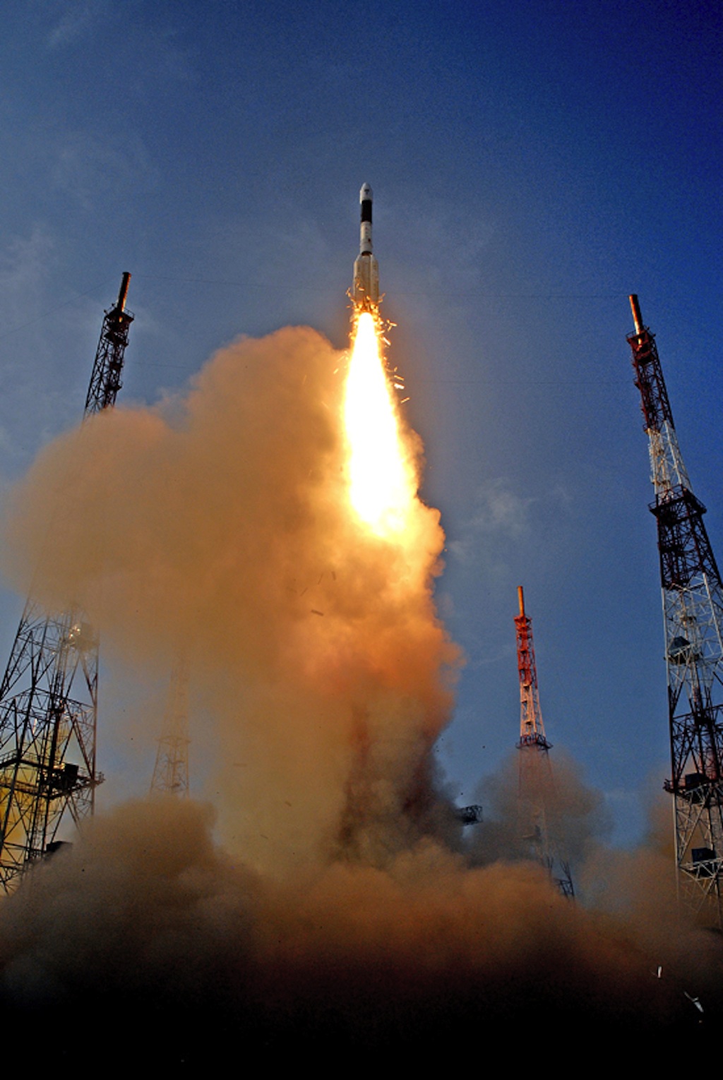 India’s GSLV-D5 Rocket Lifts Off with GSAT-14
