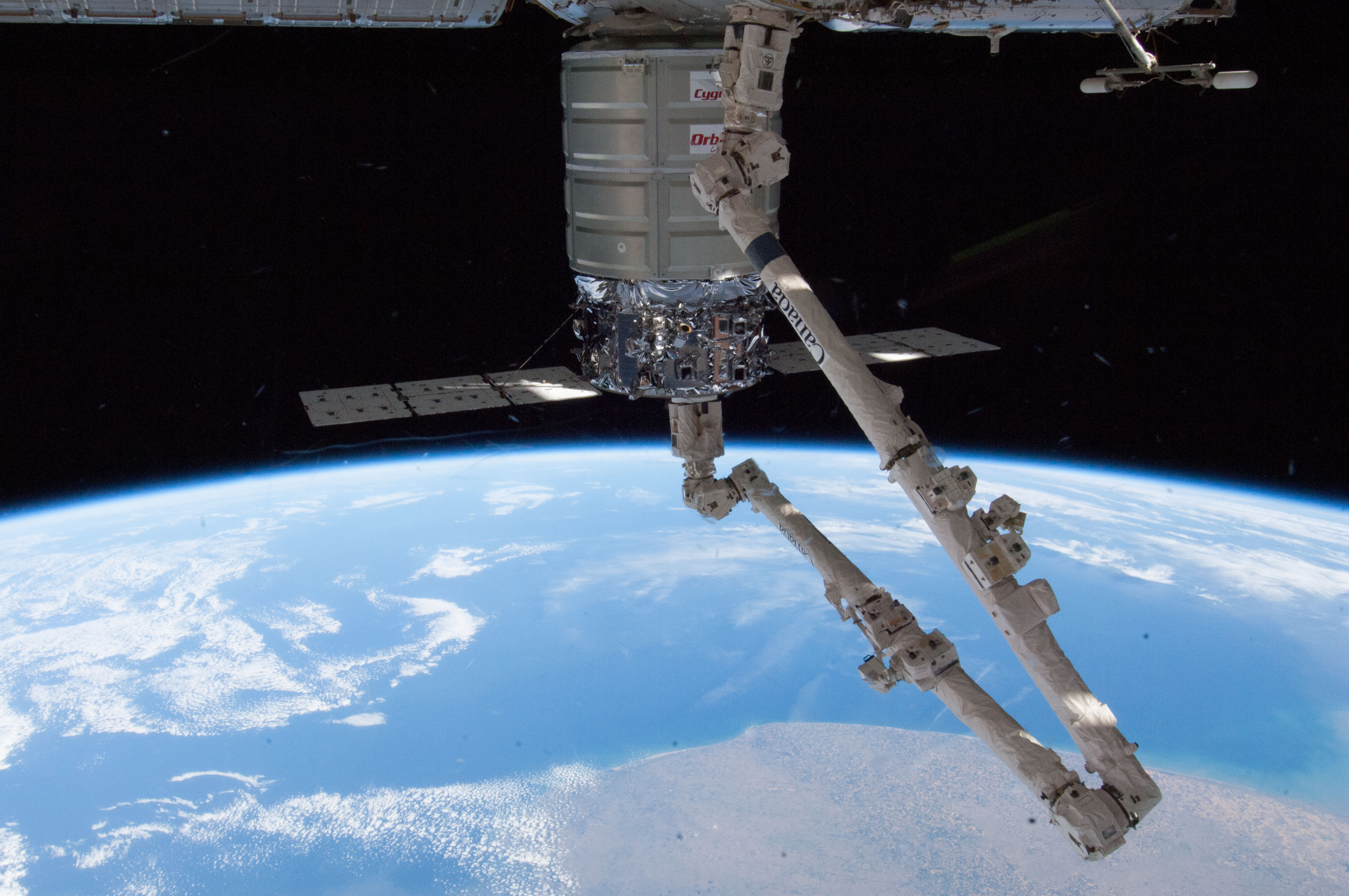 Canadarm2 Berths Cygnus
