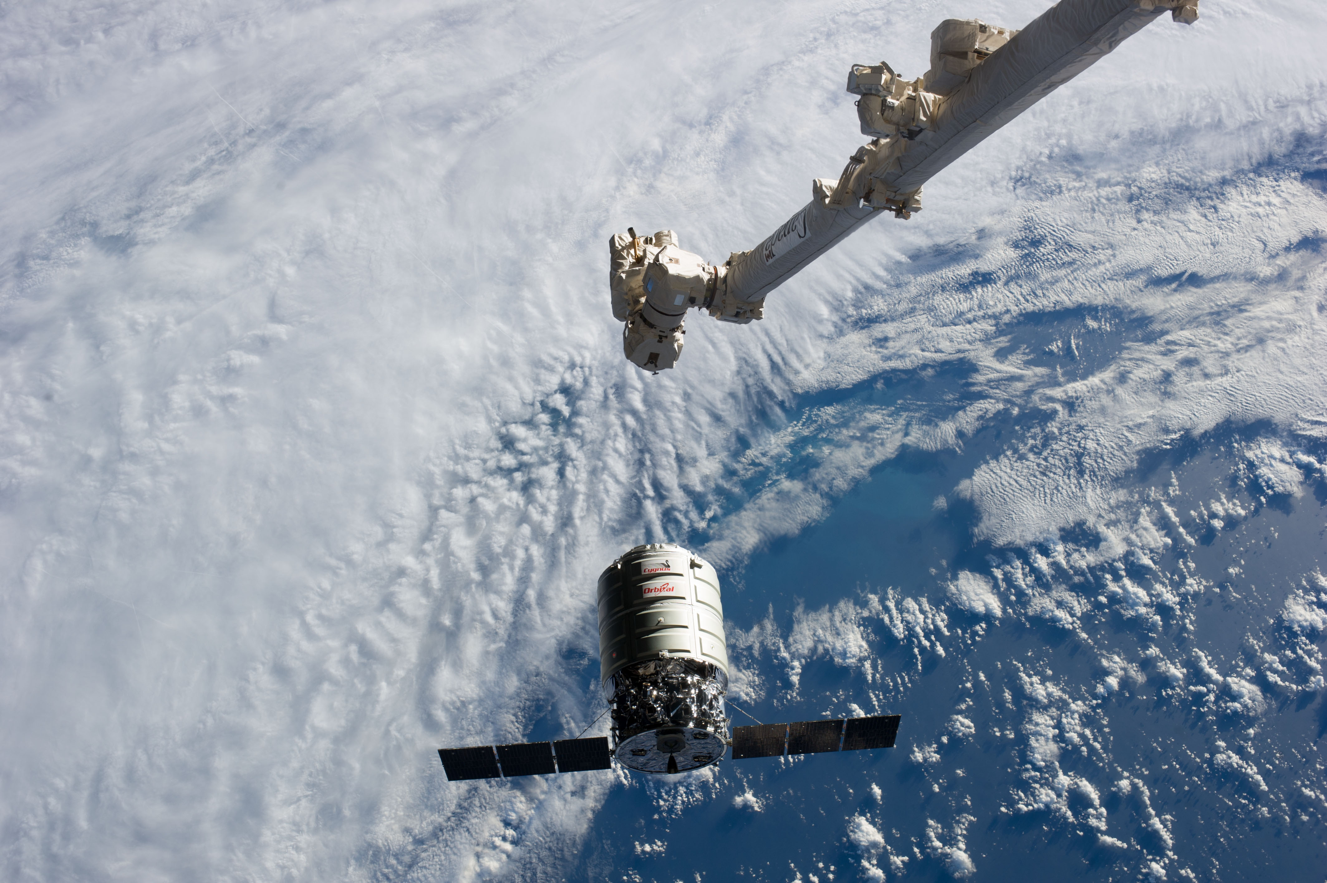 Canadarm2 Reaches for Cygnus