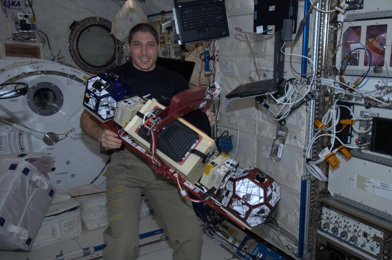 Mike Hopkins Tweets ‘Great Day of Science’ Aboard ISS