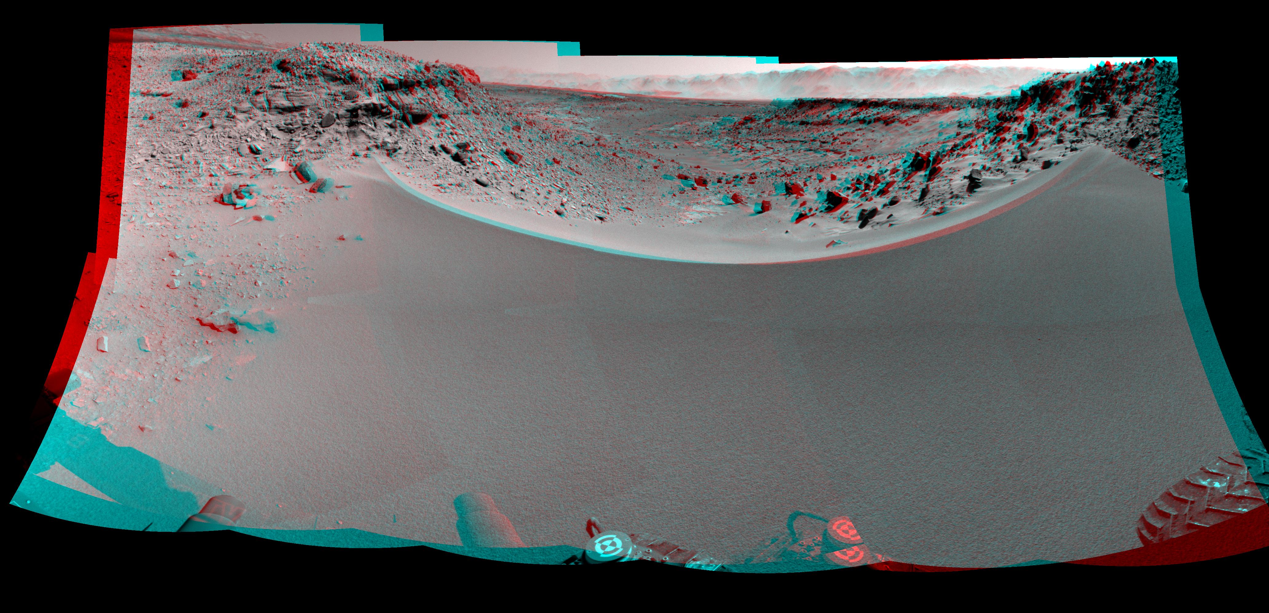 Curiosity Rover at Dingo Gap (3D)