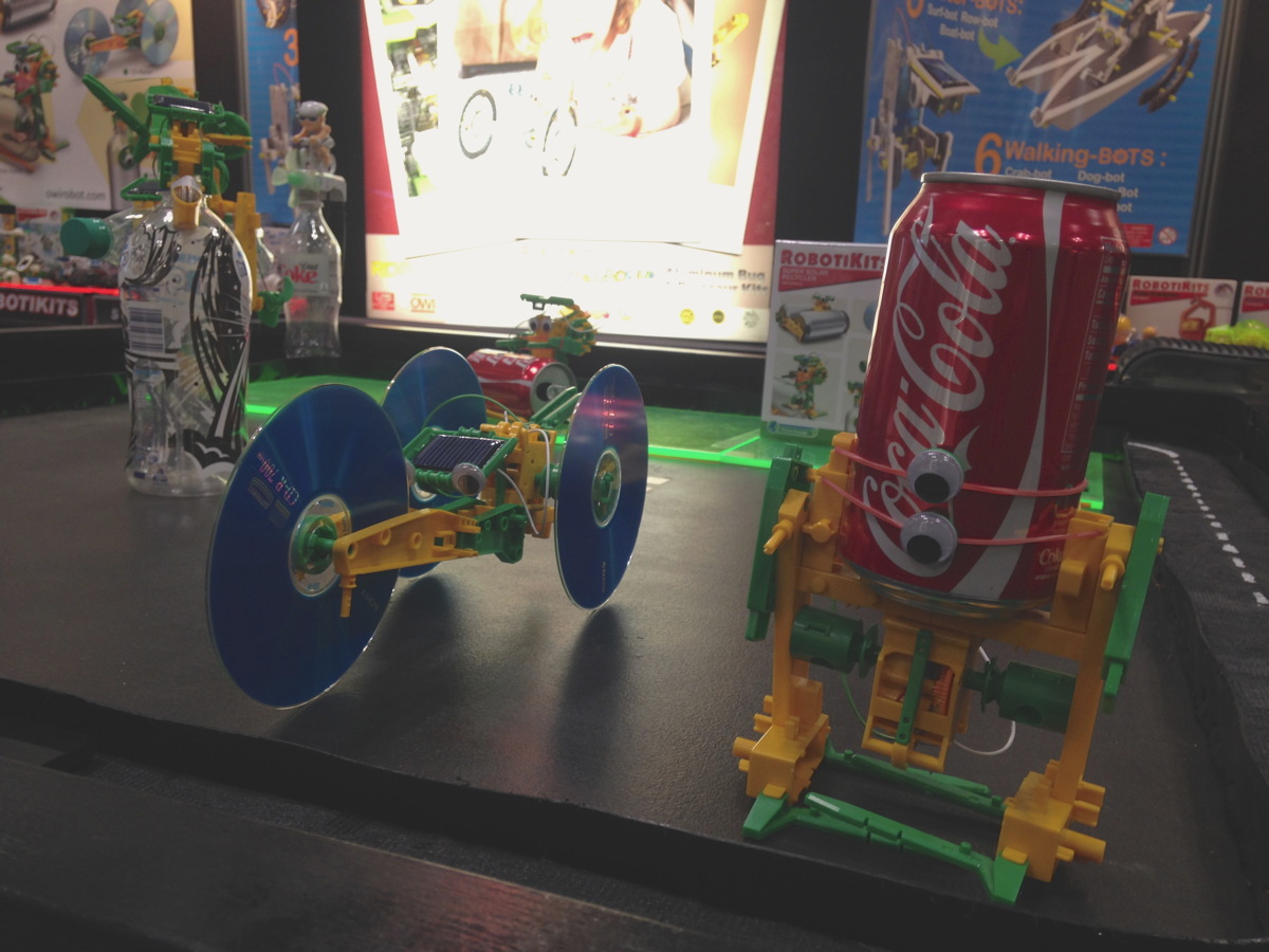 RobotiKit: Super Solar Recycler