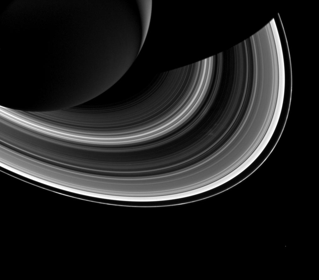 Saturn Rings, Moon Shine in Dazzling New NASA Photo