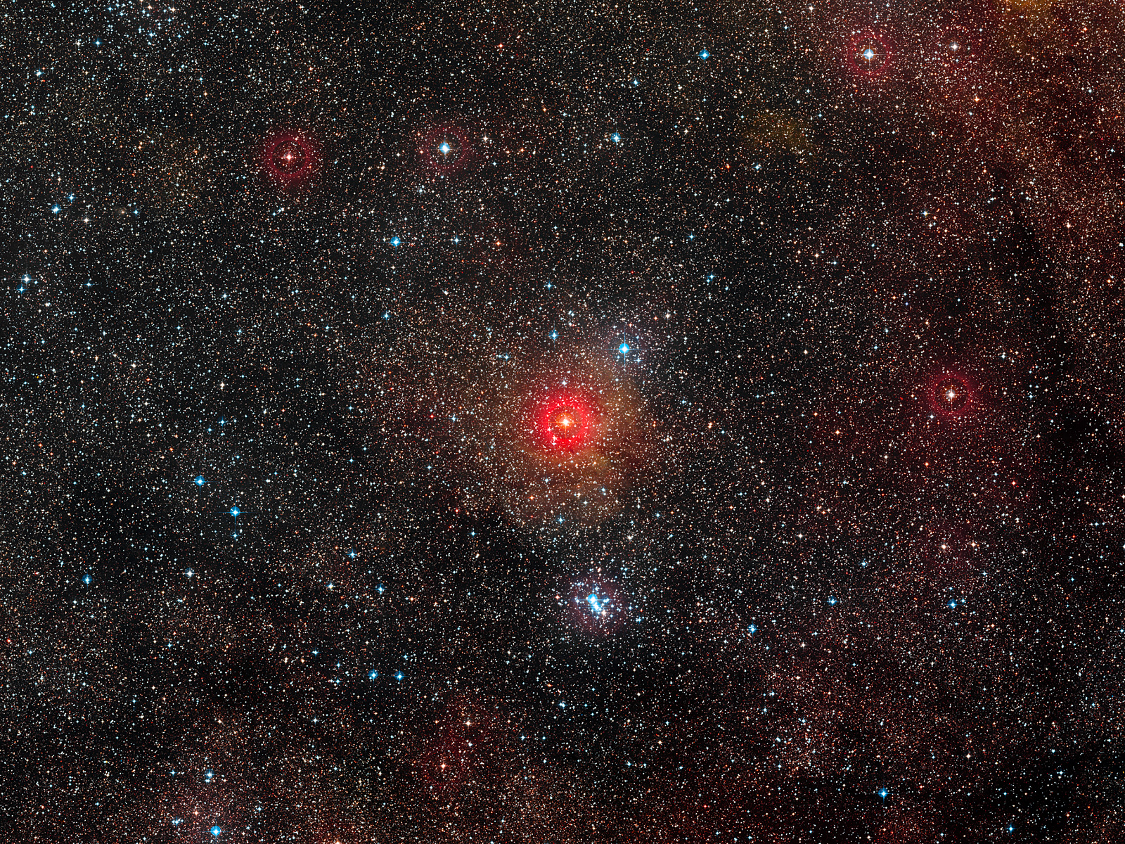 Yellow Field Around Hypergiant Star HR 5171