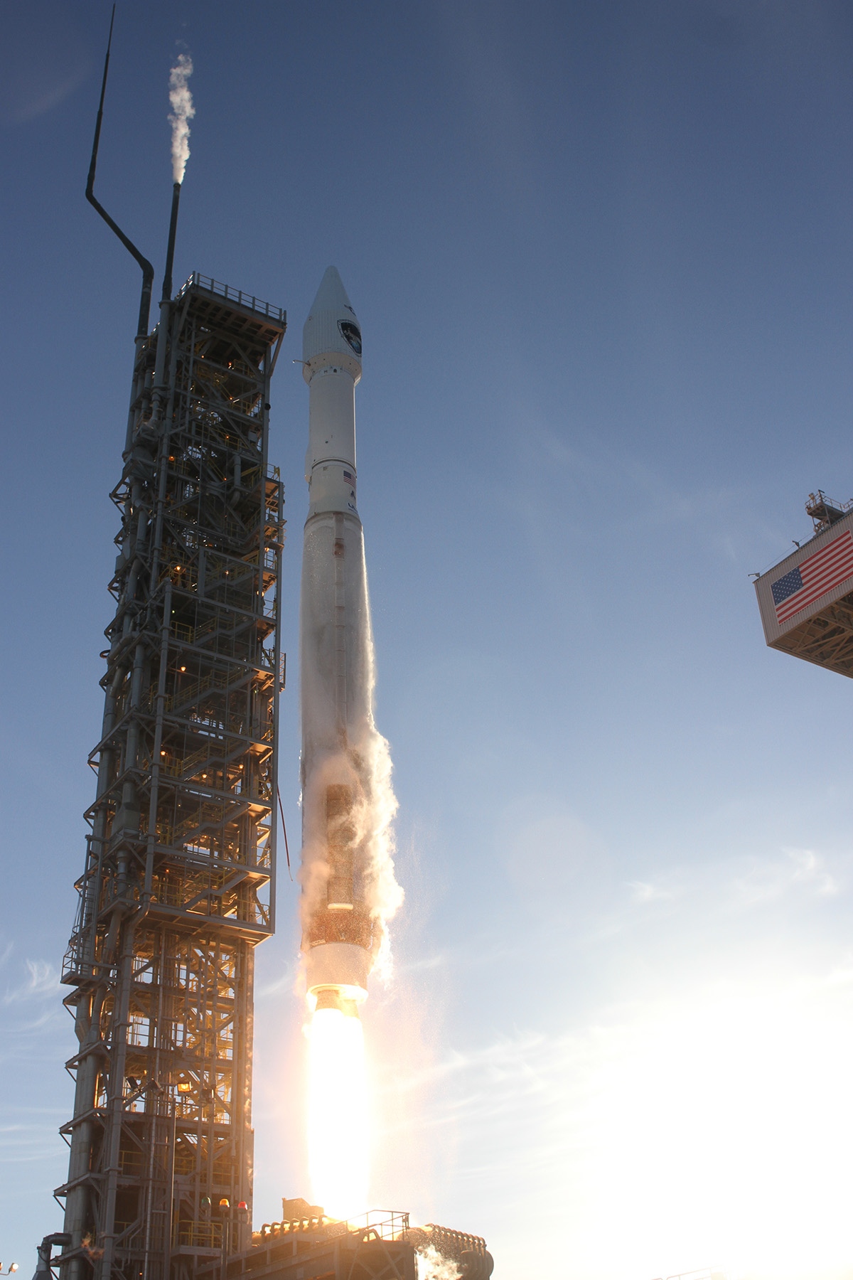 Atlas 5 Rocket Launches DMSP-19 Military Satellite