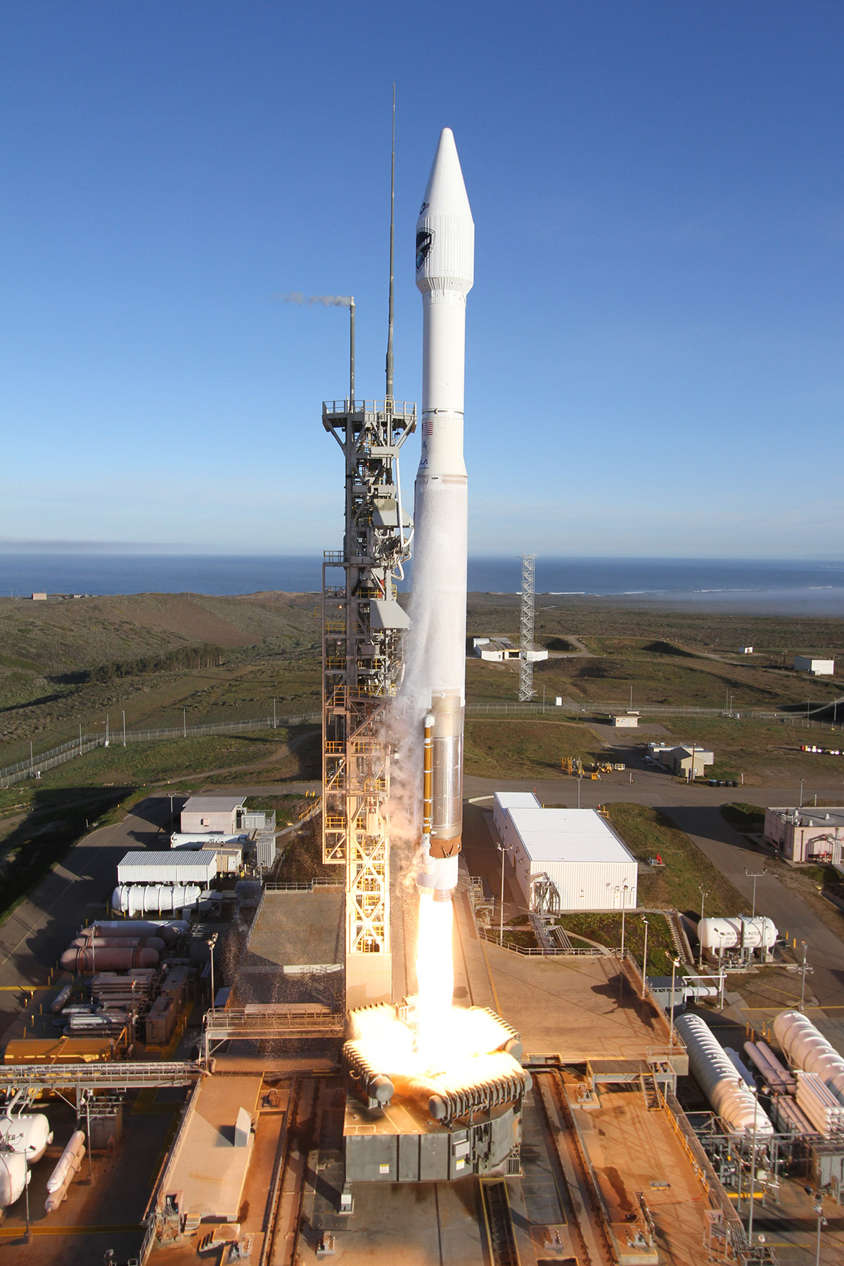 Atlas 5 Rocket Launches DMSP-19 Military Satellite
