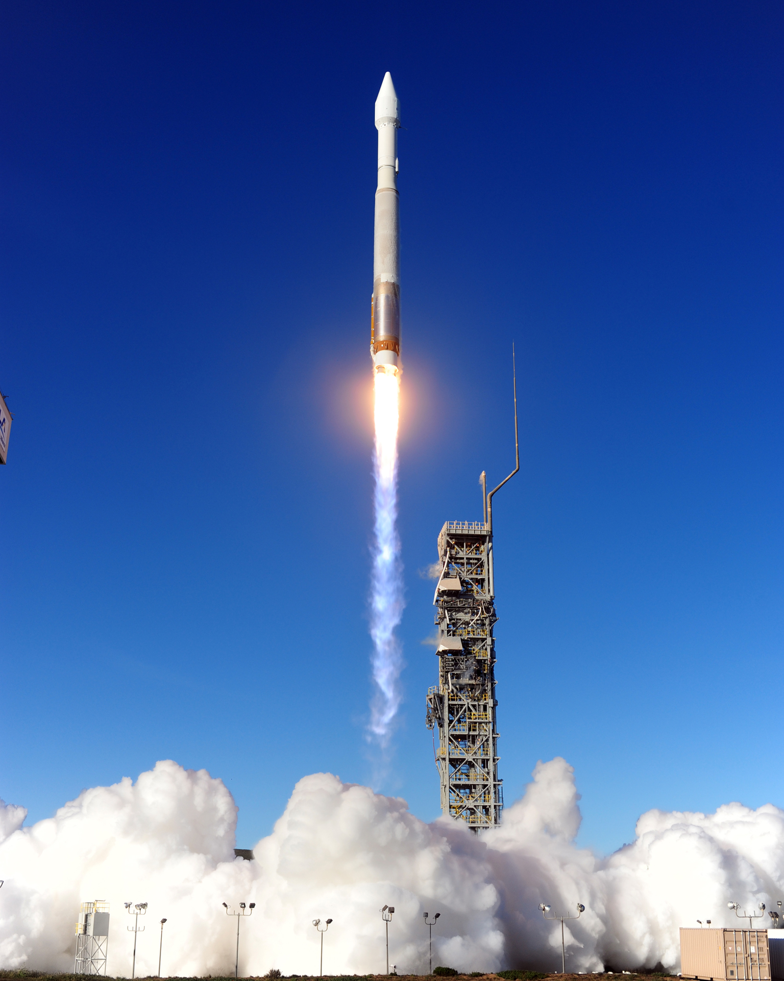 US Air Force DMSP-19 Weather Satellite Lifts Off