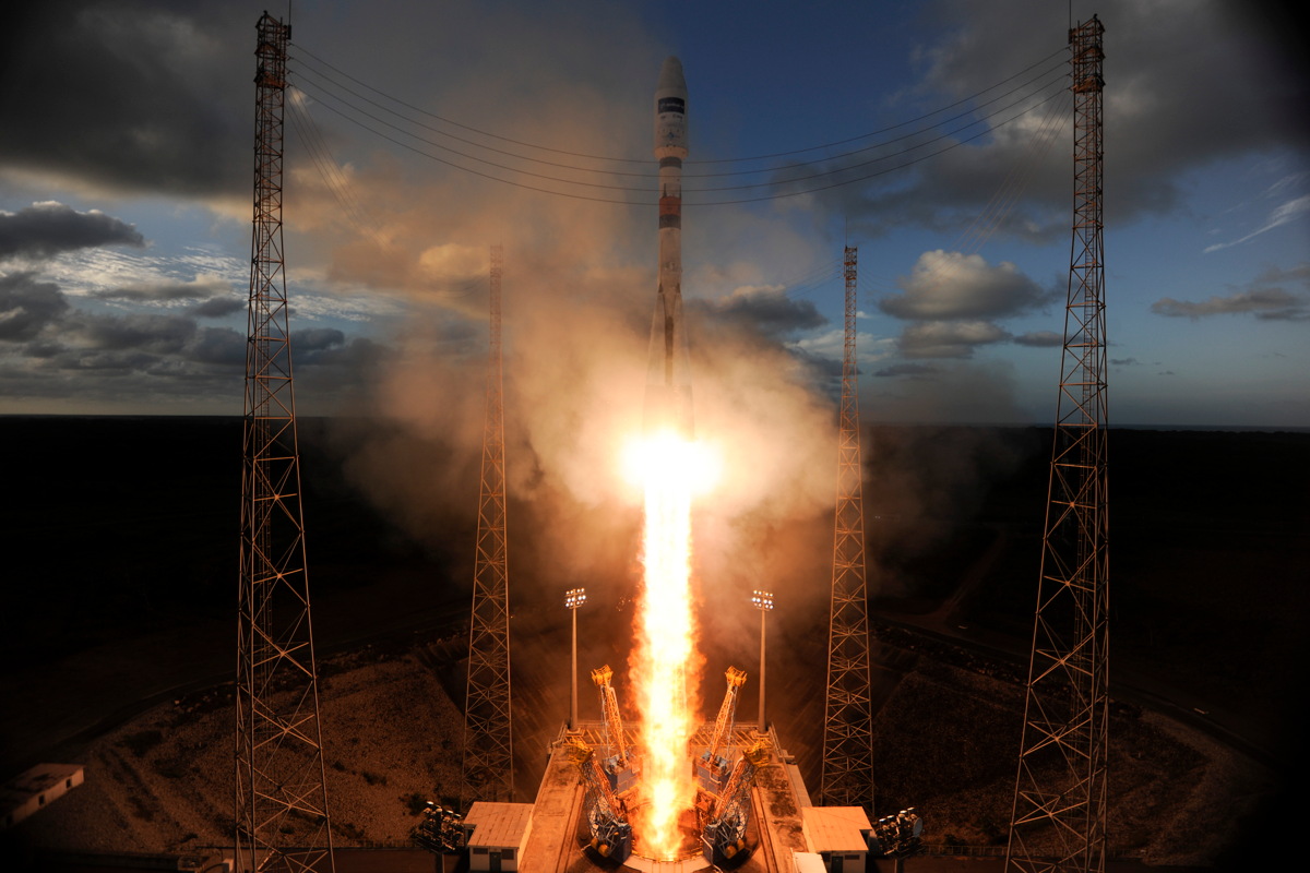 Sentinel-1A Clears the Tower