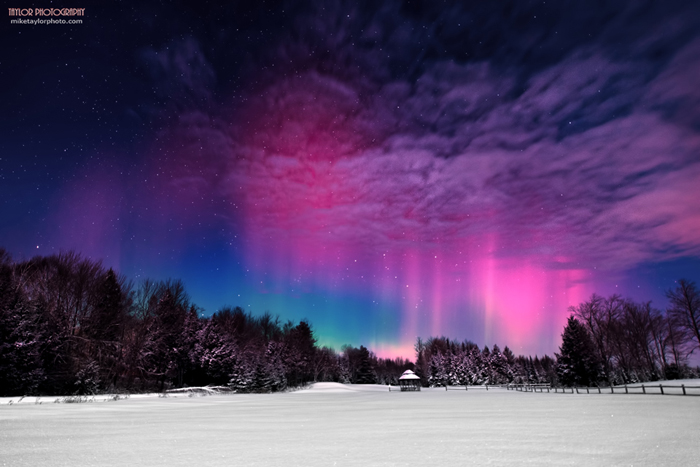 Aurora at Moonlight