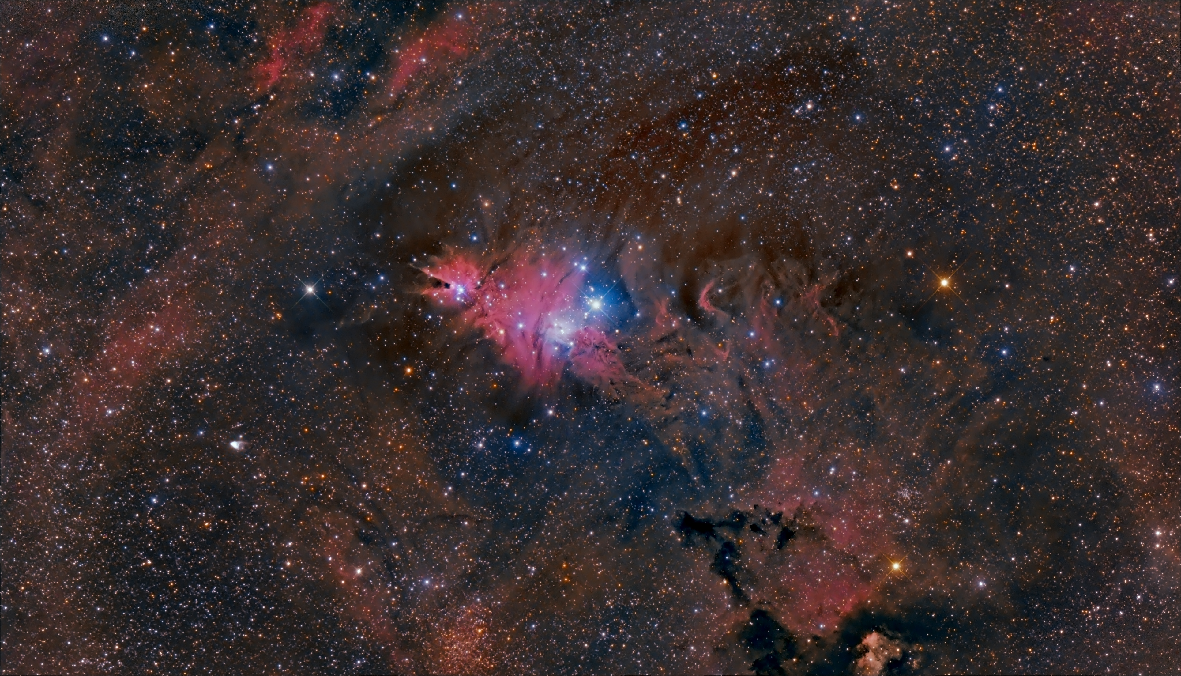 Amateur Astronomers Capture Magnificent Mix of Celestial Delights in Amazing Photo