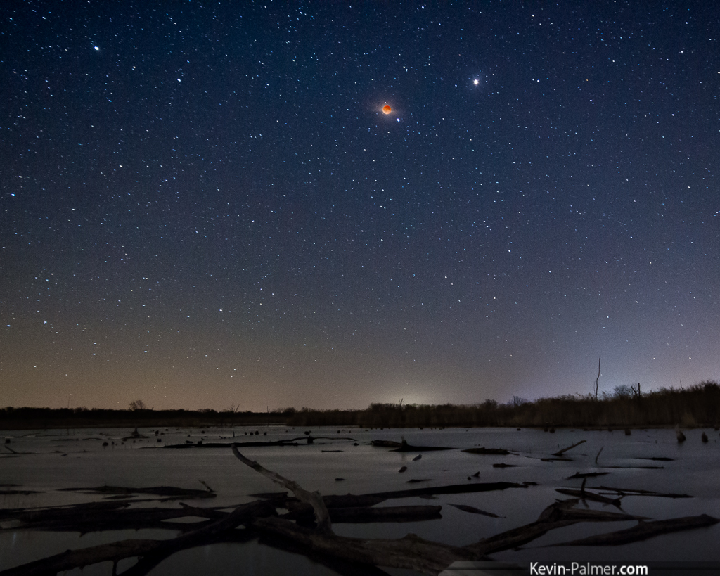 Total Lunar Eclipse of April 15, 2014, Seen in Illinois