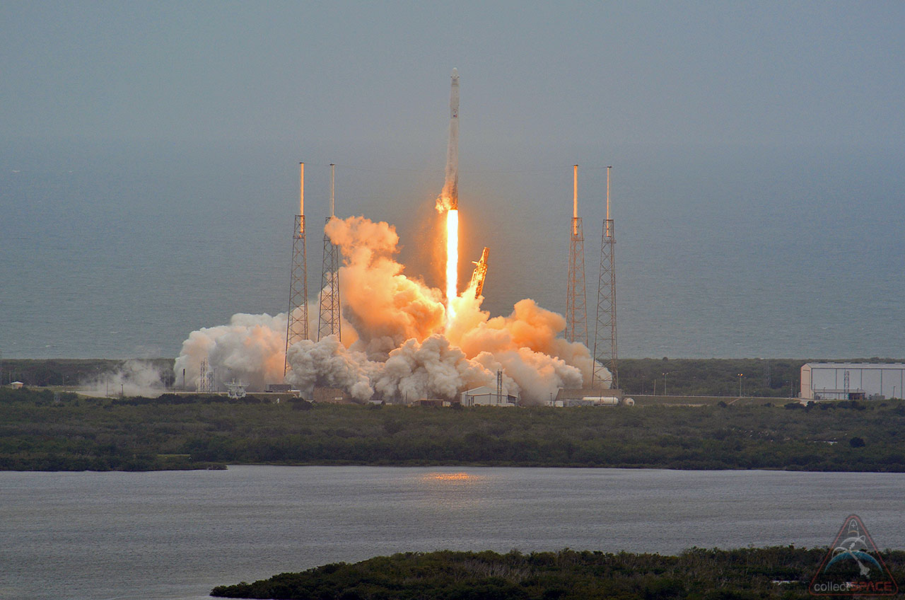 SpaceX's Third Dragon Capsule Launches