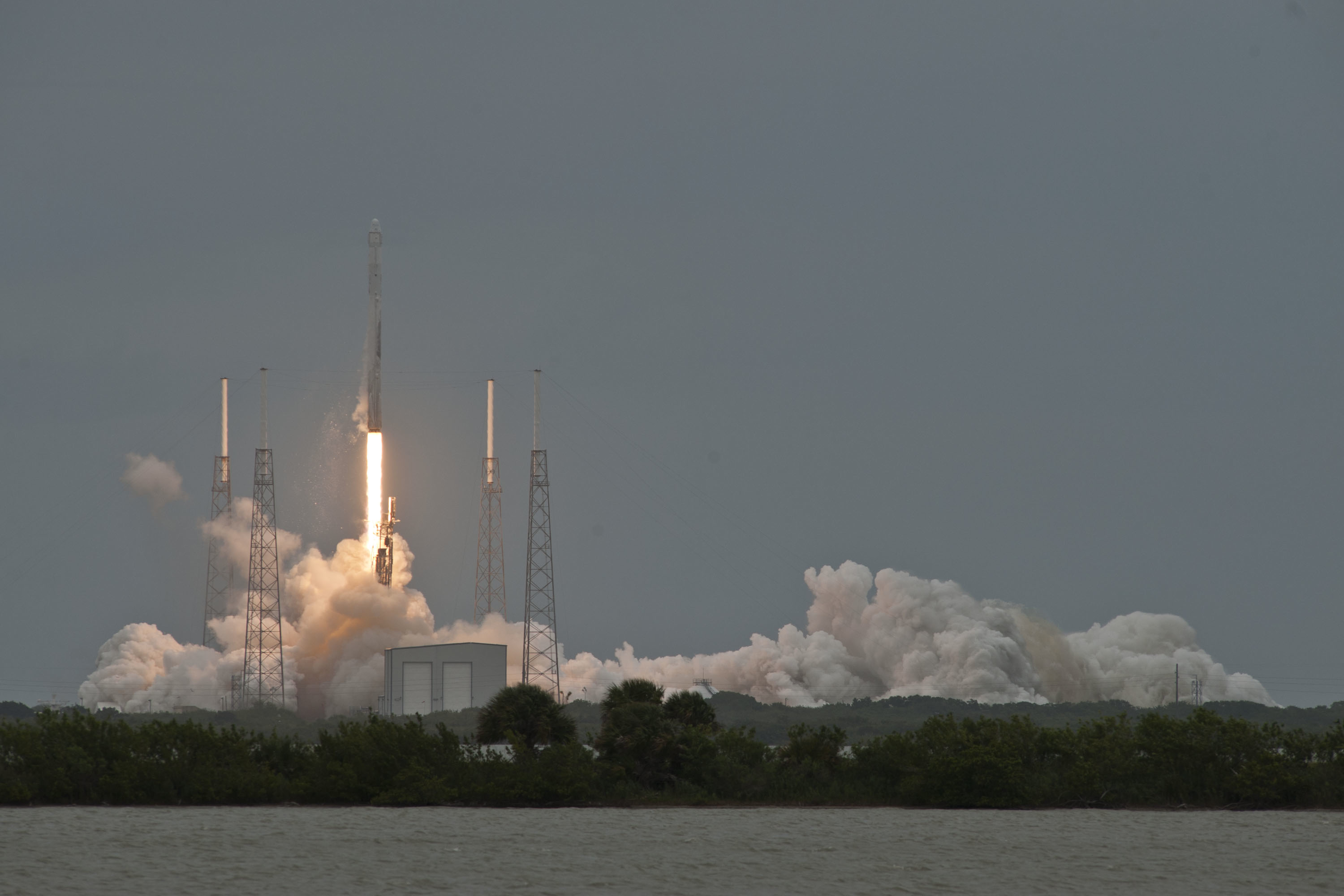 SpaceX Launches Third Dragon Delivery Mission