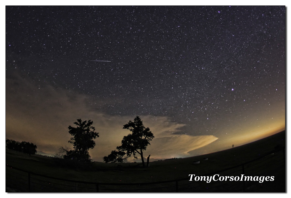 2014 Lyrid Meteor Over Texas