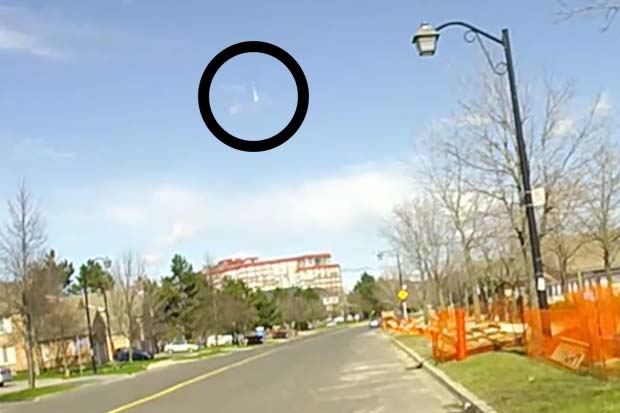 Brilliant Daytime Fireball Streaks Over Canada, New York (Video)