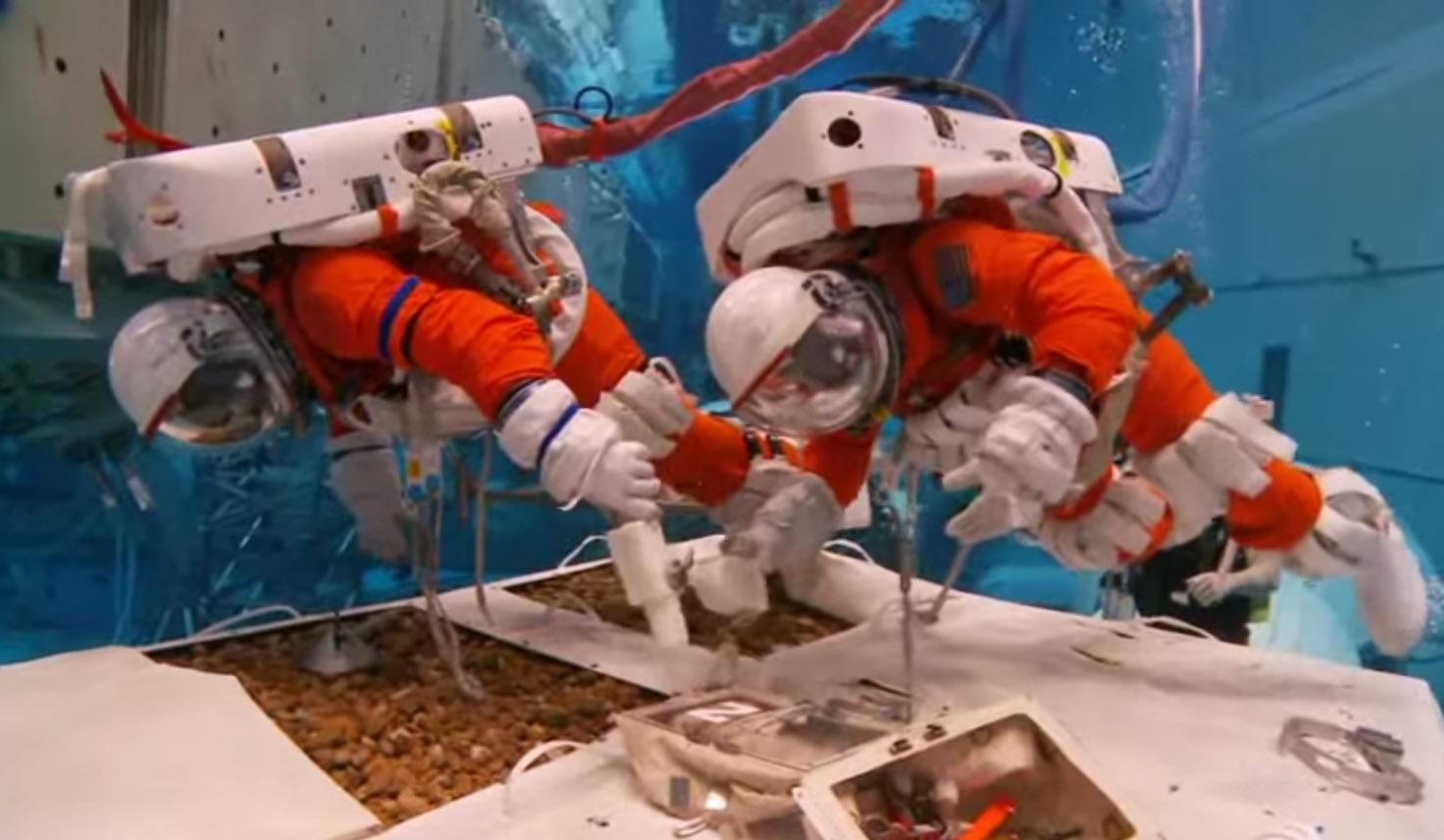 Astronauts Test Asteroid Exploration Tech in Underwater 'Spacewalk'