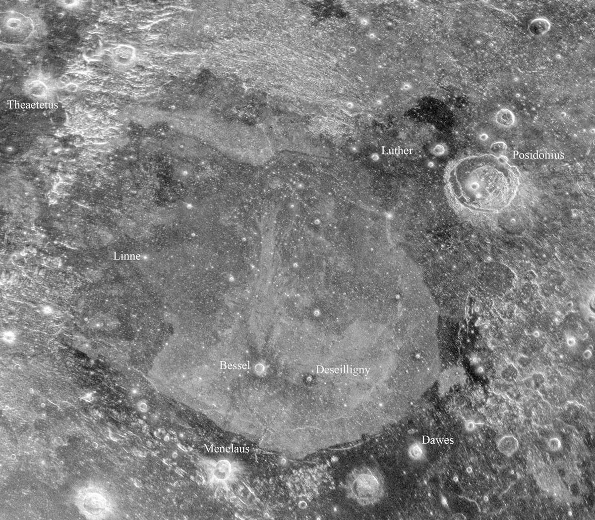 Radio Dishes Peer Beneath Moon's Surface (Images)