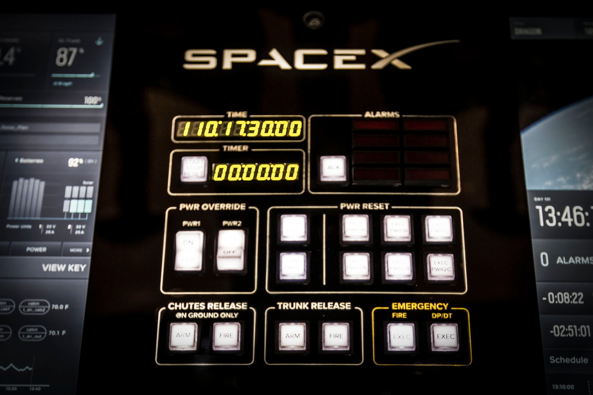 SpaceX Dragon V2 Preview Image - Control Panel