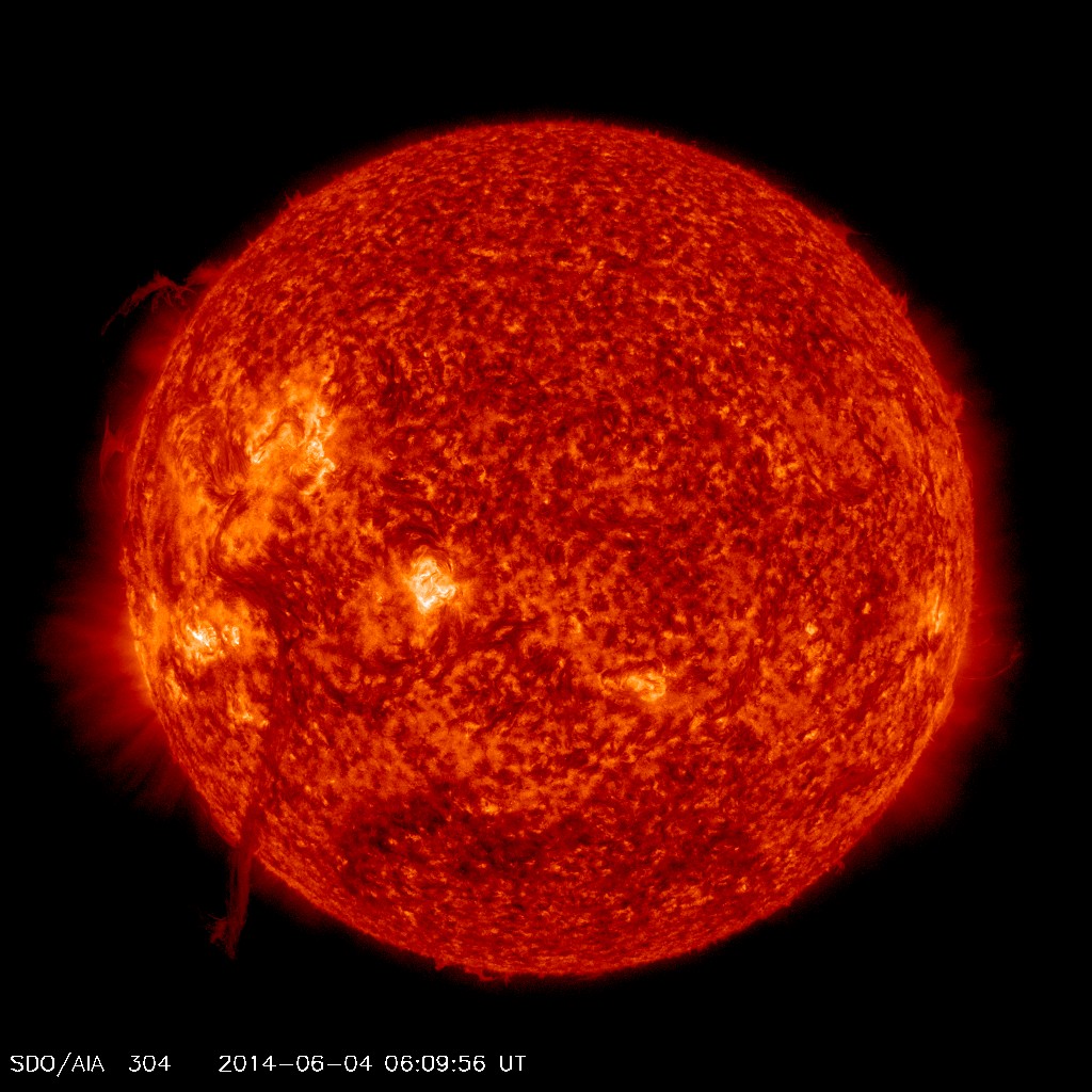 Giant Sun Plasma Tendril Sparks Solar Eruption (Video)