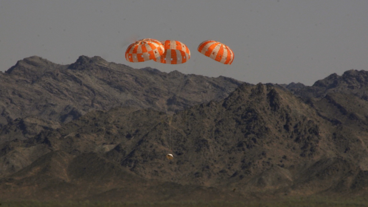 NASA's Next Manned Spaceship Passes 'Most Complex' Parachute Test