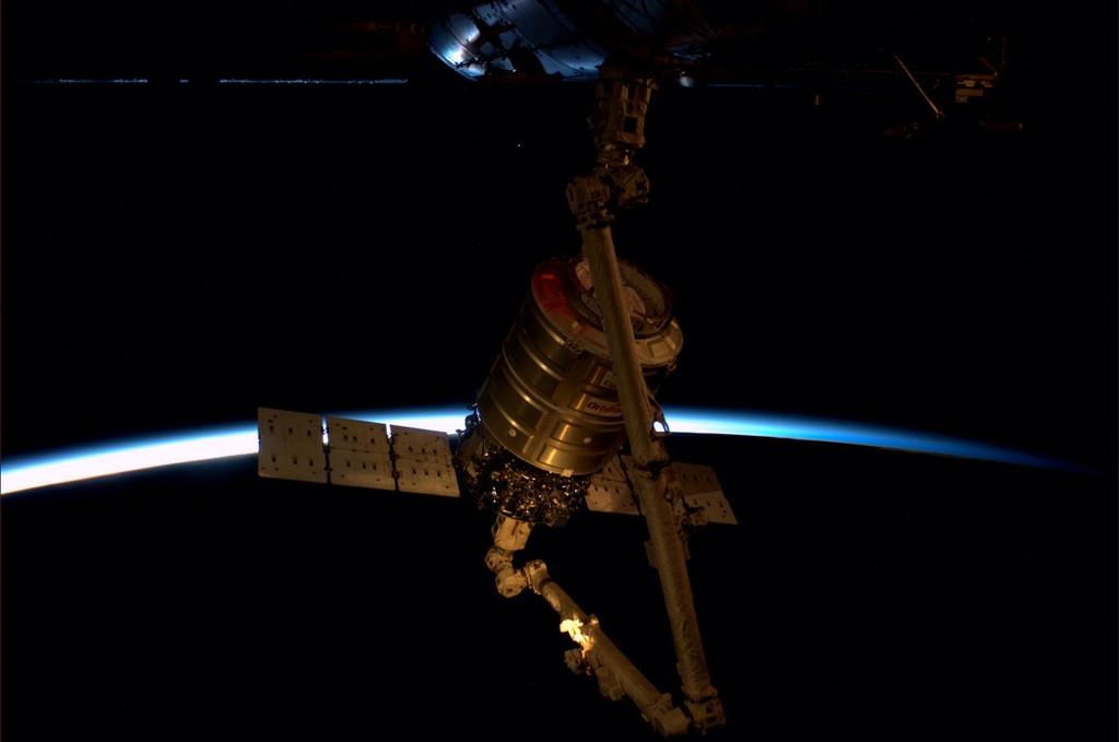 Cygnus Capsule Remotely Guided to Node 2