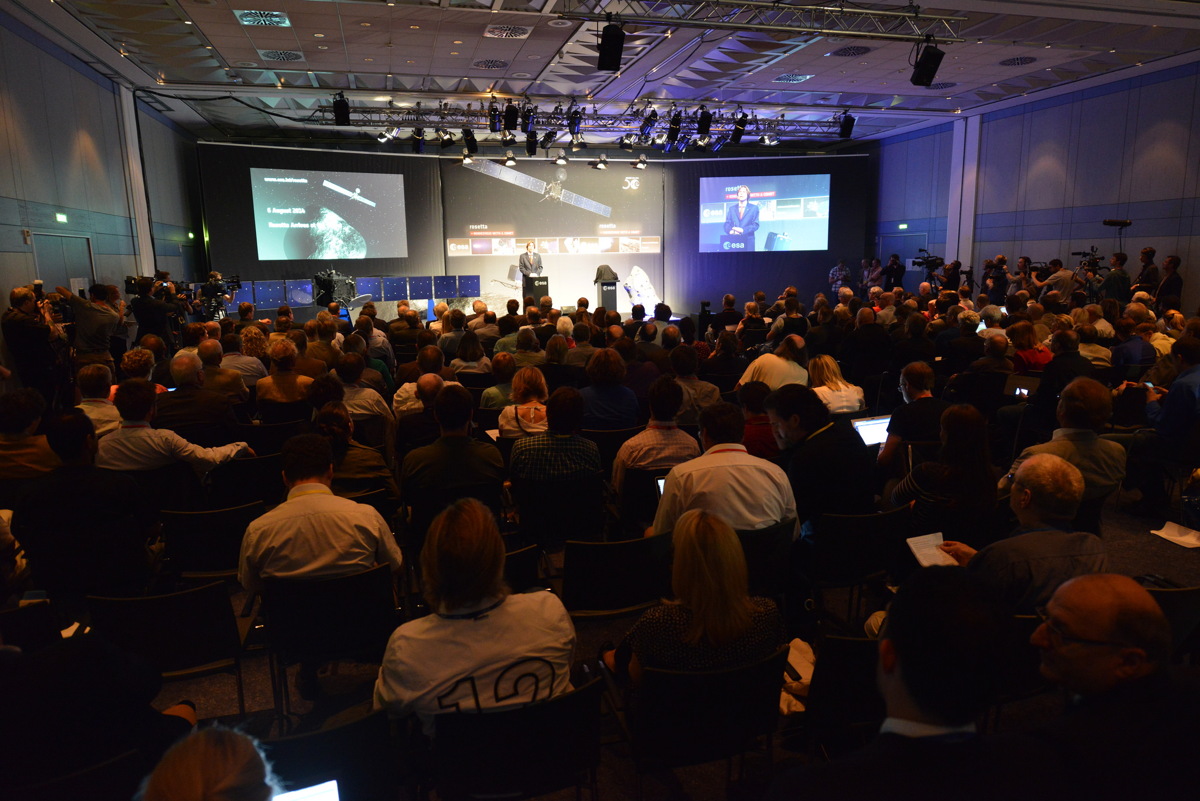 Rosetta Comet Arrival Event at ESOC