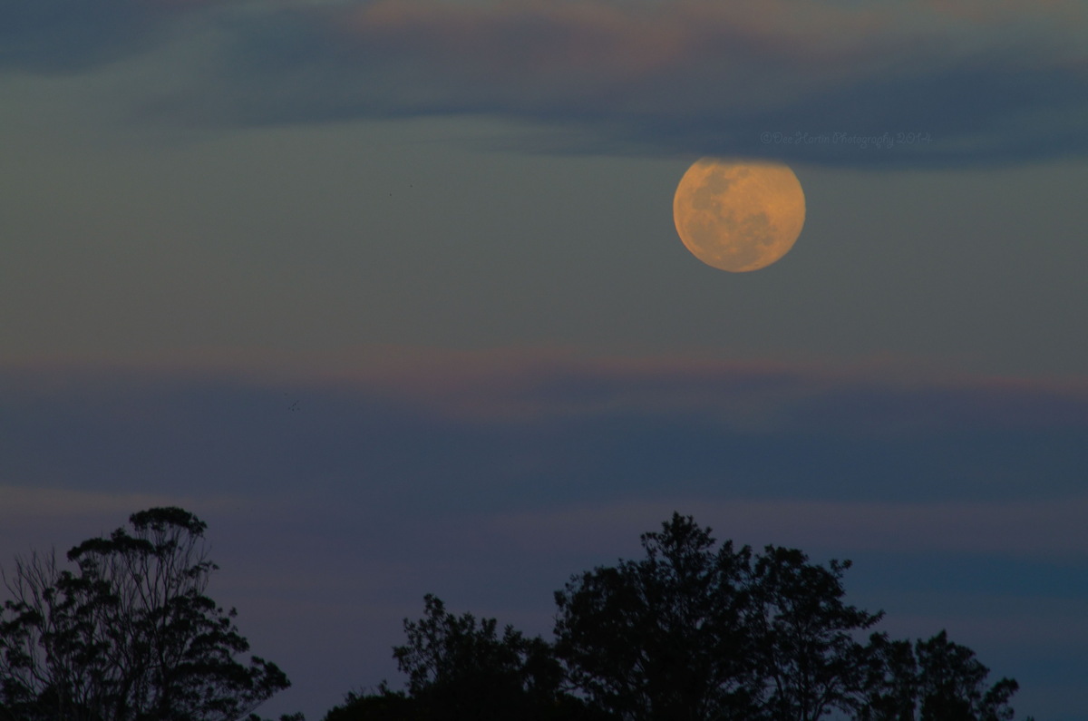 August 2014 Supermoon Over Australia