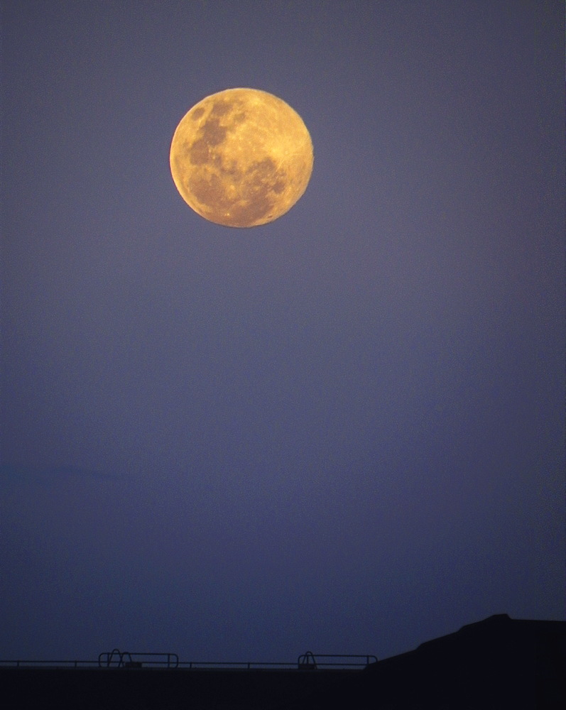 August 2014 Supermoon Over Melbourne