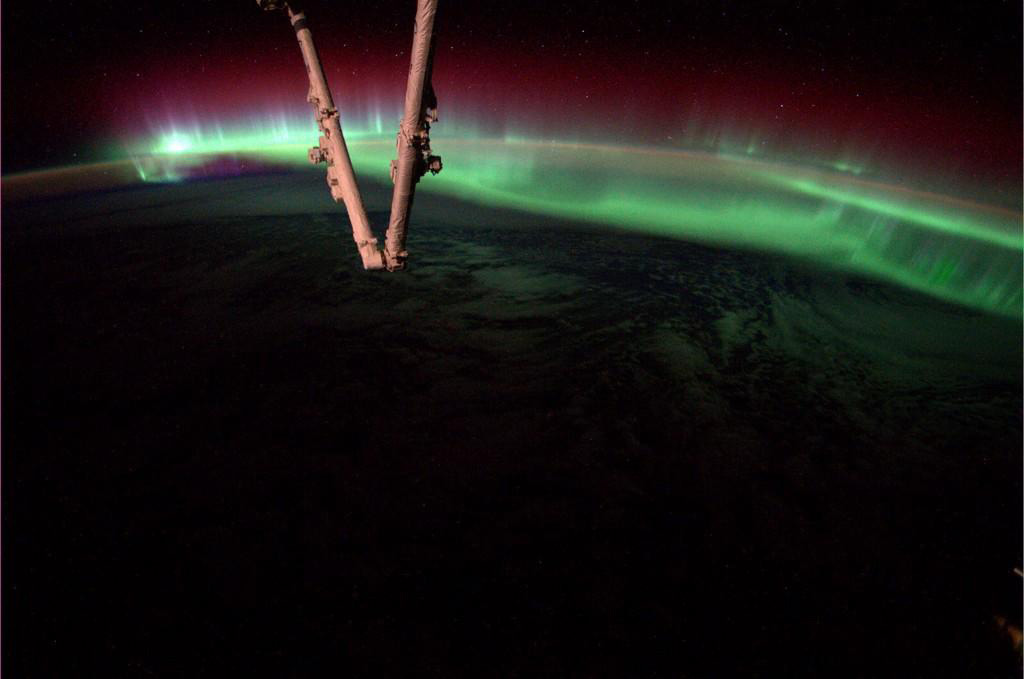 Spectacular Auroras Captivate Astronaut in Space (Photos)
