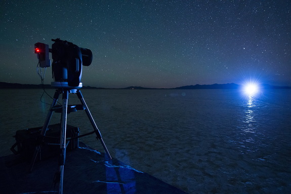 After sunset, the team conducted tests using artificial starlight to study the results of 1/100th-scale Starshade designs. The desert location provides enough darkness for the light source to be the brightest thing around. When a person looks through the telescope, the starshade blocks the bright starlight to give the observer a clear view of the dimmer planet light.