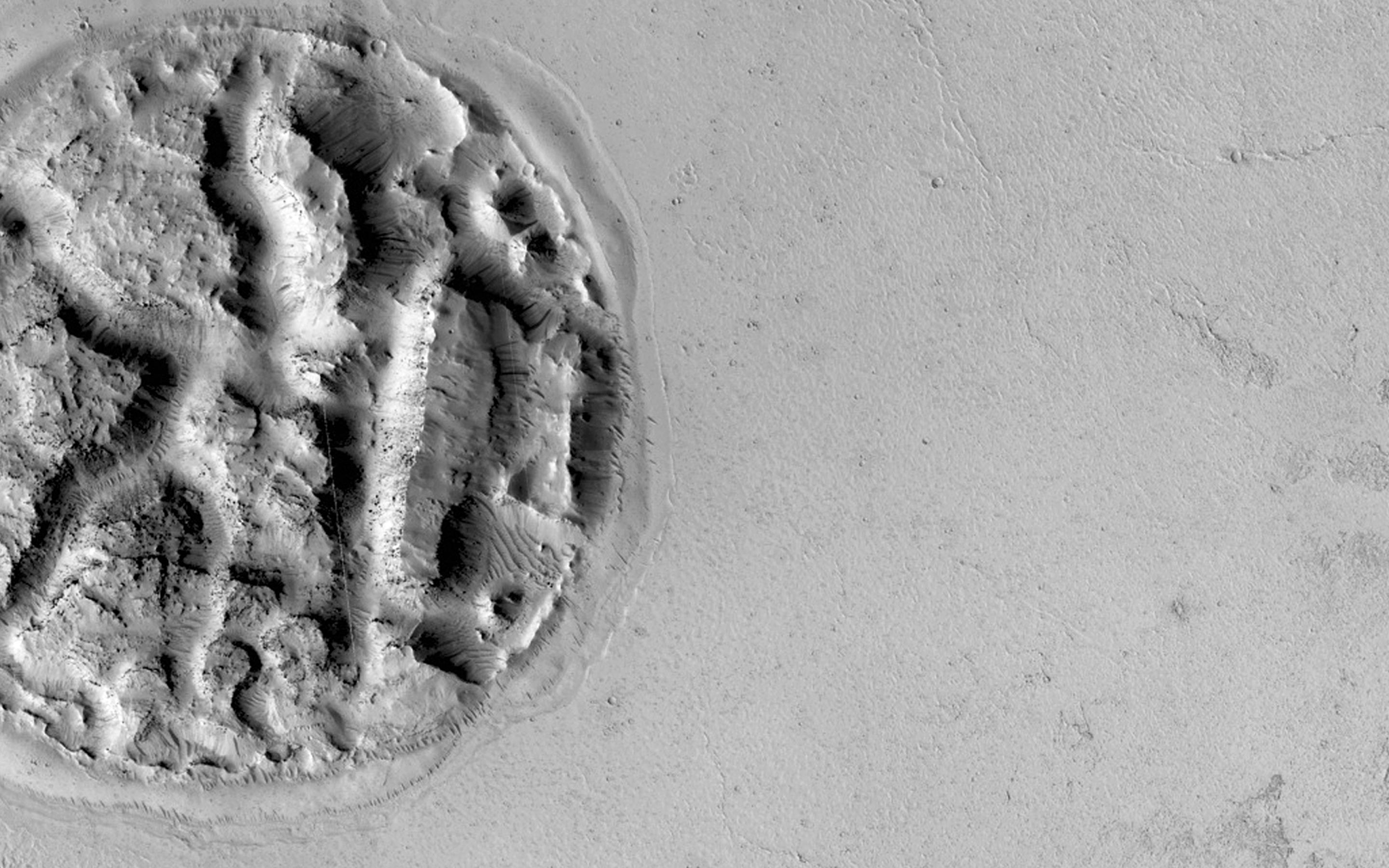 Strange Martian Landform Spotted by MRO
