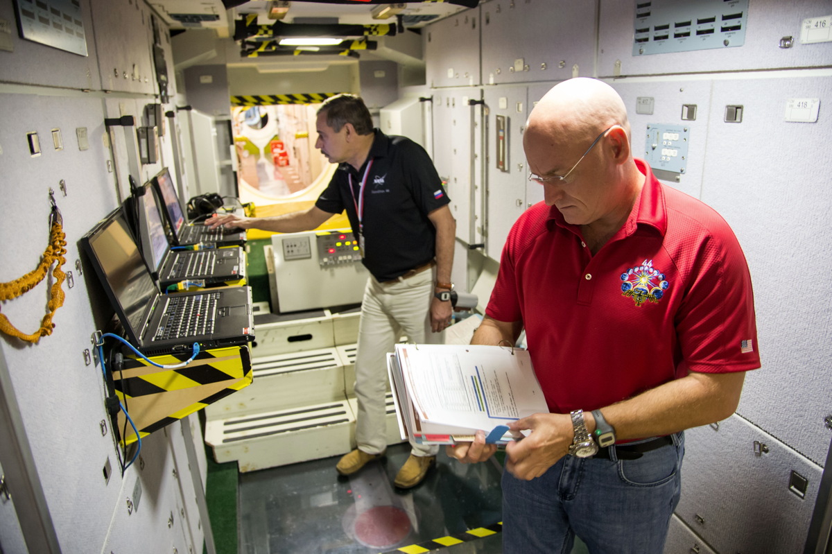 Kelly and Kornienko During Emergency Training