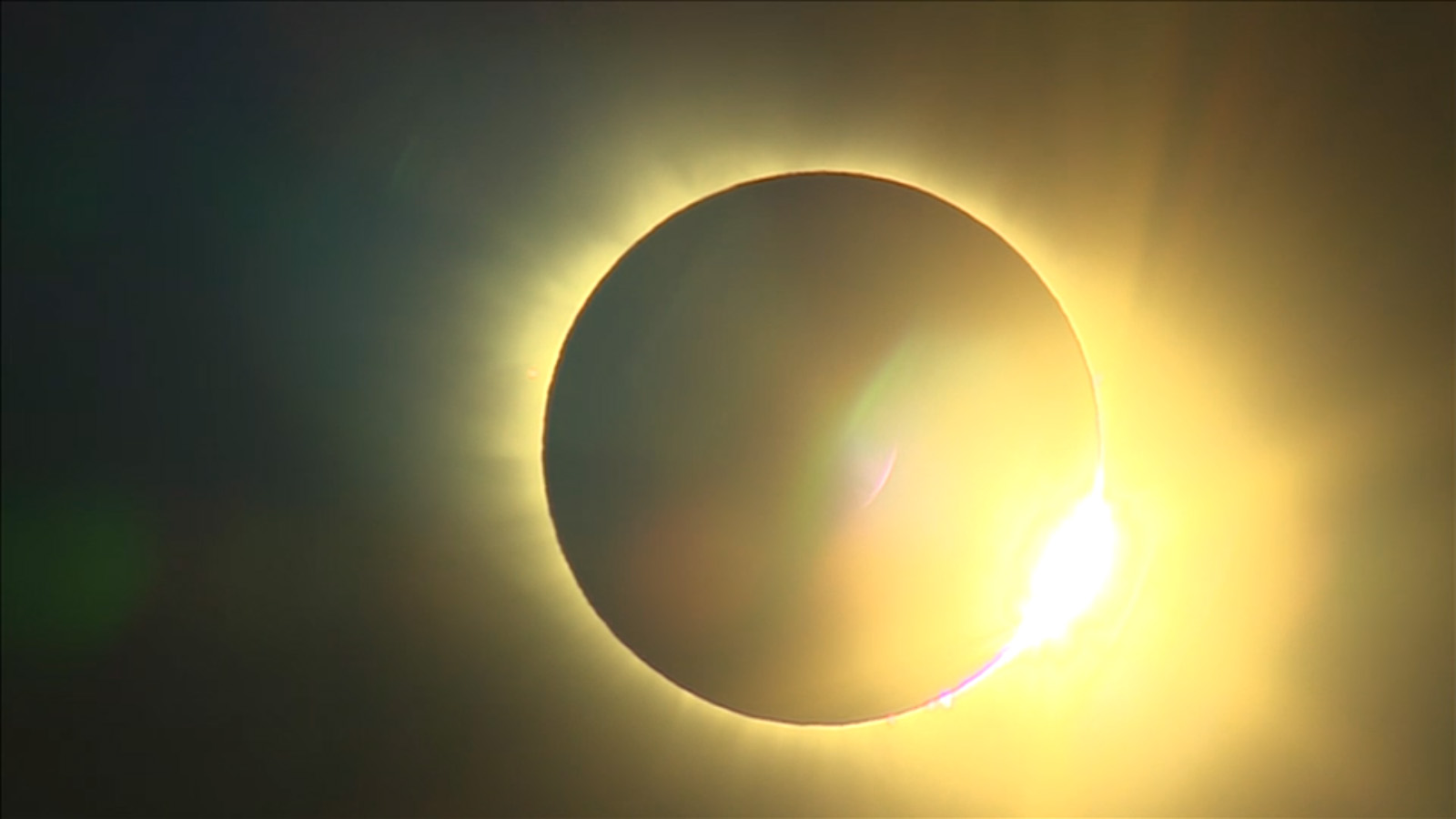Diamond Ring Effect: Total Solar Eclipse of 2015