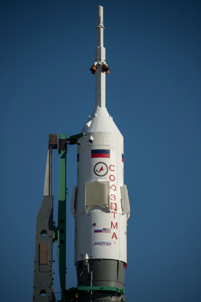 Expedition 43 Soyuz Rollout Detail