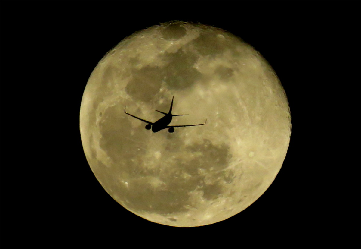 We’re Gonna Fly to the Moon