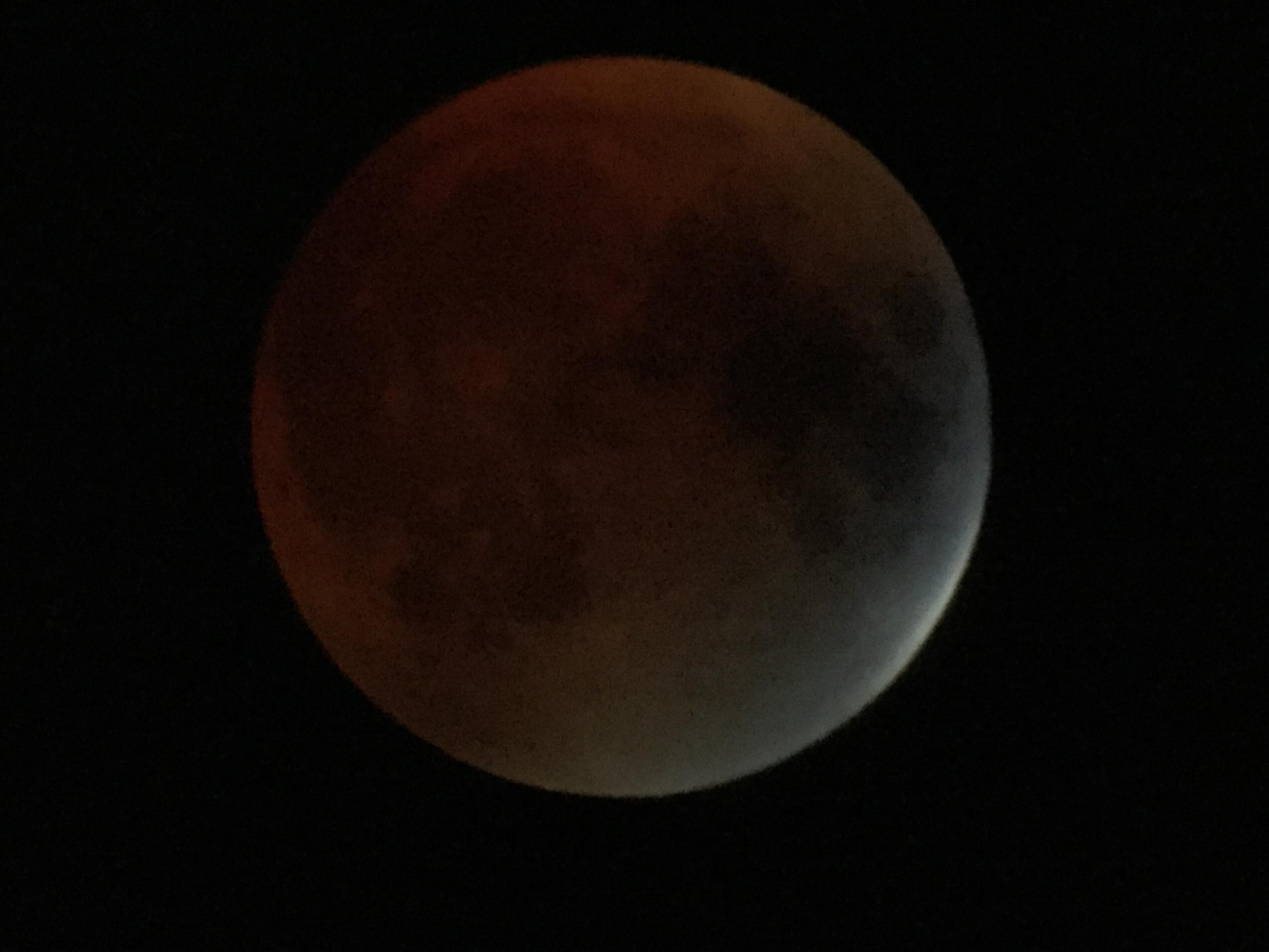Total Lunar Eclipse via Smartphone in Mass.