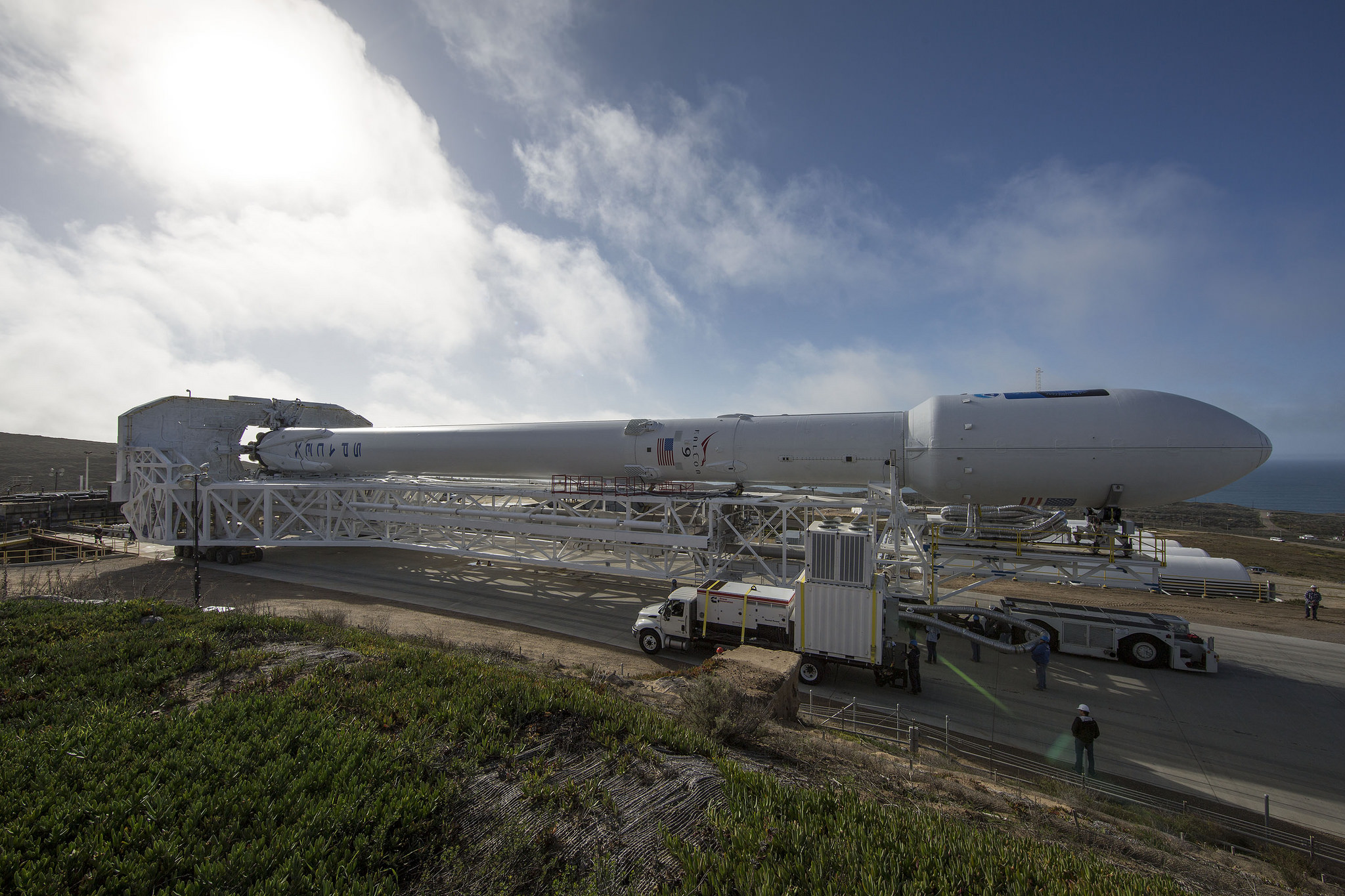 Jason-3/Falcon 9 Rocket Rollout