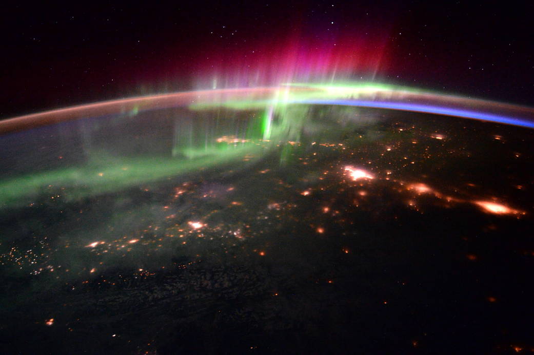 Astronaut Sees Aurora Glow Over the Pacific Northwest (Photo)