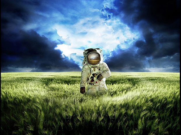 'The Astronaut's Tale': New Opera Celebrates Space with Awesome Visual Displays 