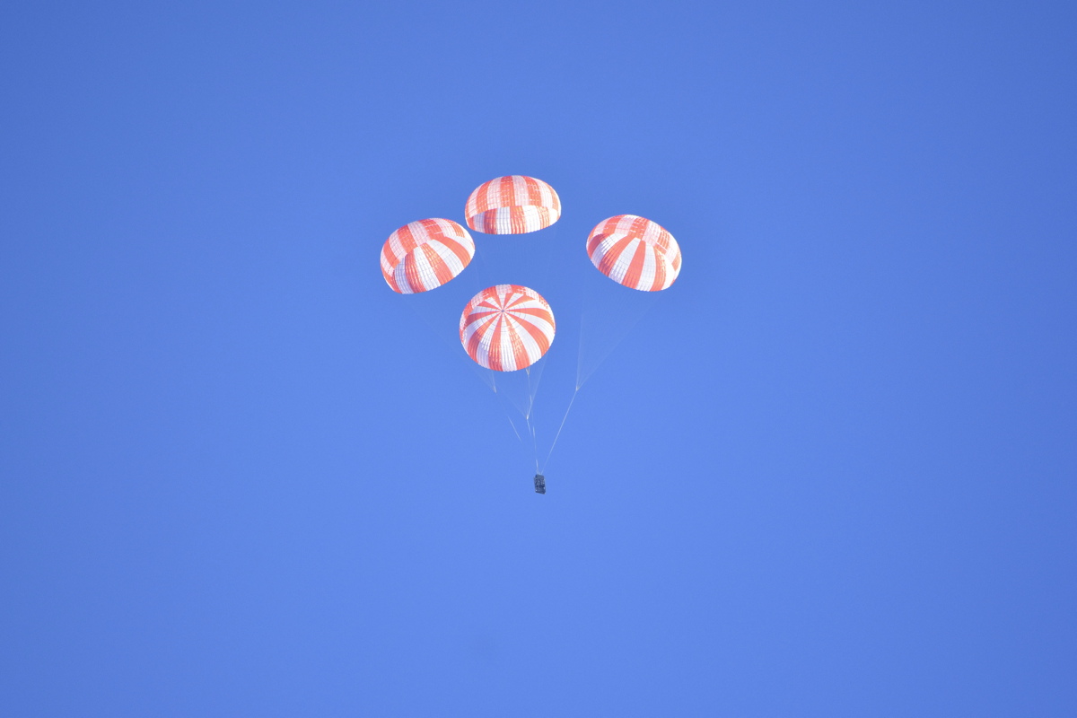 Parachutes Pop Open Perfectly in SpaceX Test