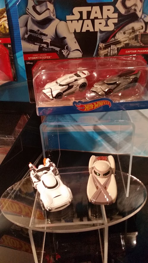 Hot Wheels: First Order Stormtrooper, Captain Phasma and Rey