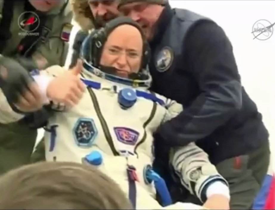 Scott Kelly: Thumbs-Up After 340 Days