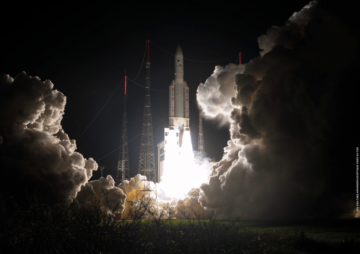 Ariane 5, in 2nd Straight Solo Mission, Places Eutelsat 65 West A into Orbit