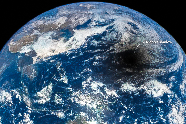 Wow! Total Solar Eclipse Seen from 1 Million Miles Away (Video)