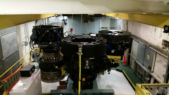 The six-shooter carousel of instruments for Subaru.