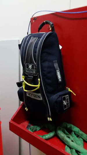 Oxygen packs were clearly present throughout the building.