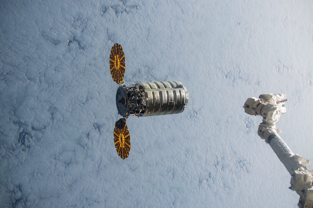 Cygnus Cargo Ship Now Chasing Space Station: Spot Them in the Night Sky