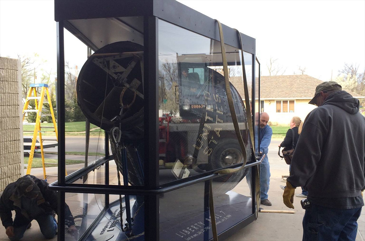 Mercury Spacecraft Departs Cosmosphere for 3-Year Exhibit in Indiana