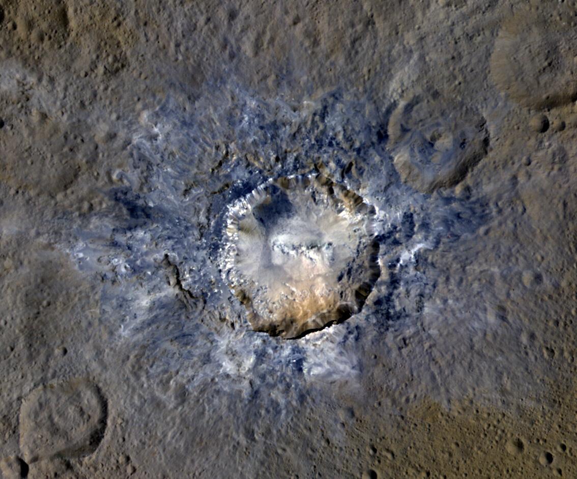 Bright Ceres Crater Looks Like a Stop Sign (Photos)