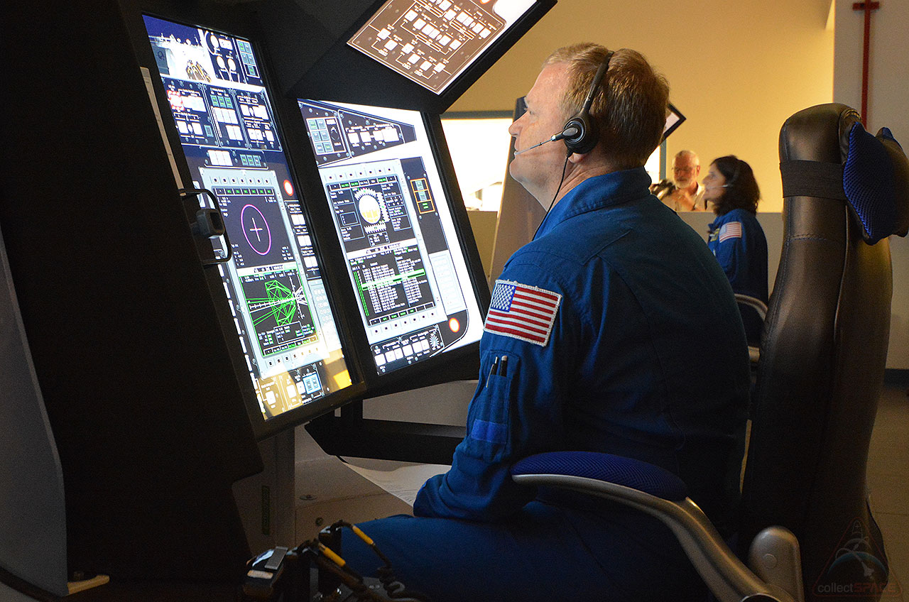 Starliner Simulators: Astronauts 'Fly' Boeing Spacecraft Trainers